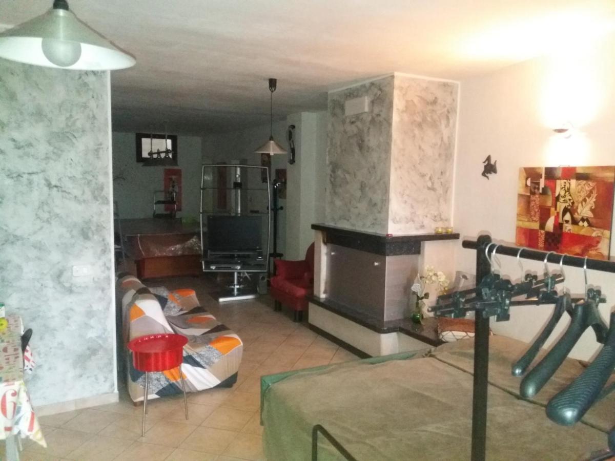 Tana Per Gli Ospiti Apartamento Terni Exterior foto